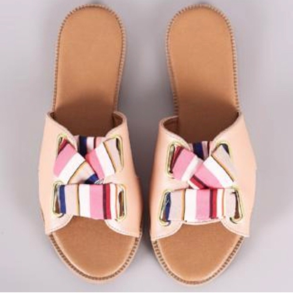 NEW in box. Lace-Up Desmond Slides